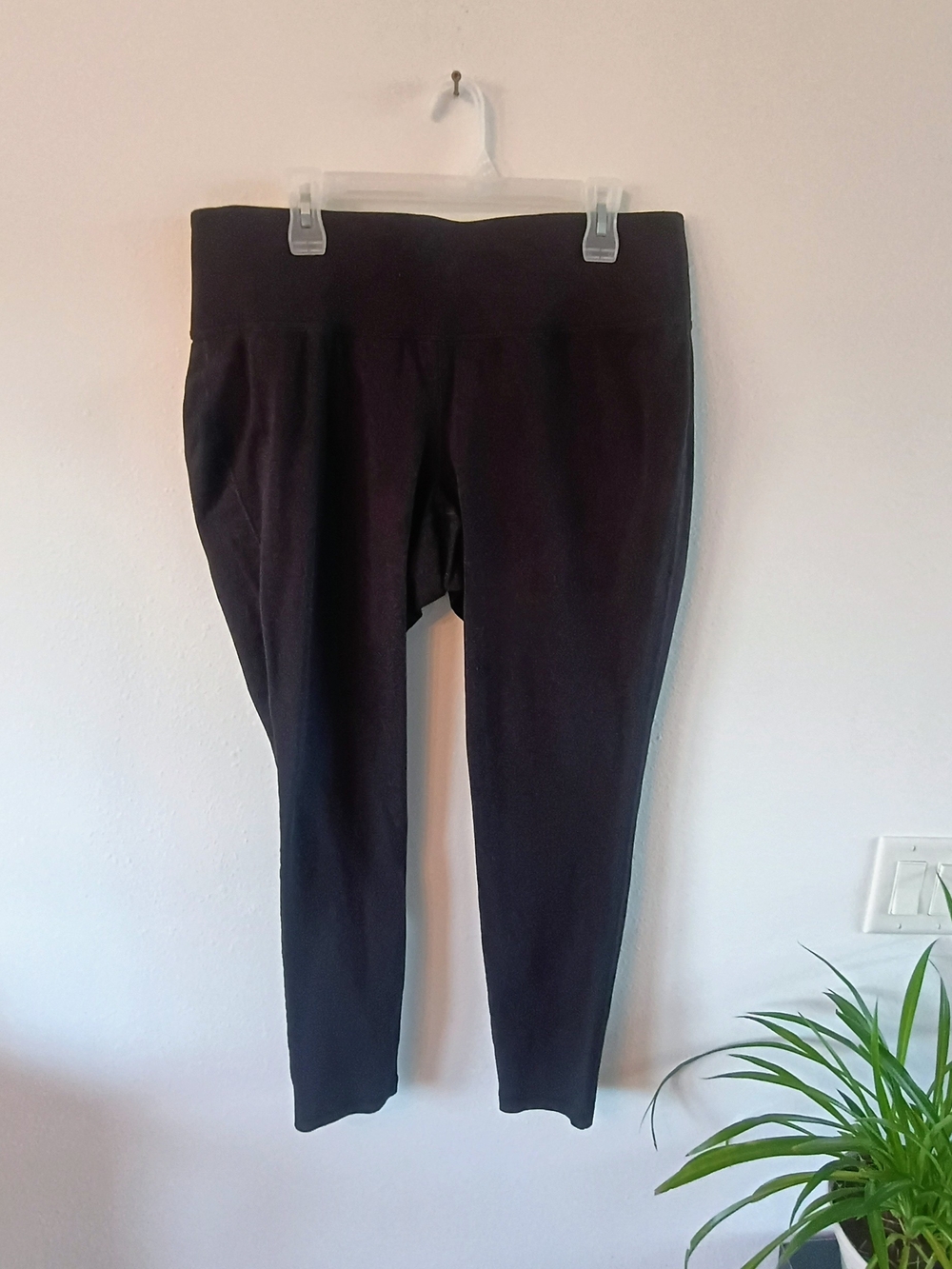 LIVI Lane Bryant 18/20 Black Capri Leggings Cotton Stretch Activewear Pants